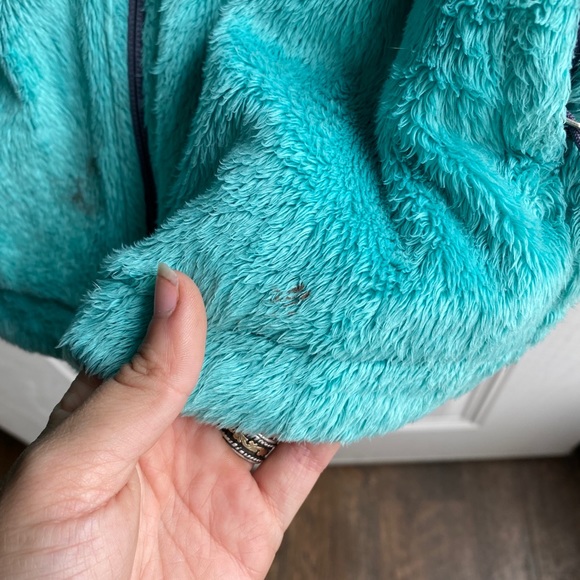 Turquoise Northface zip up - Picture 7 of 7